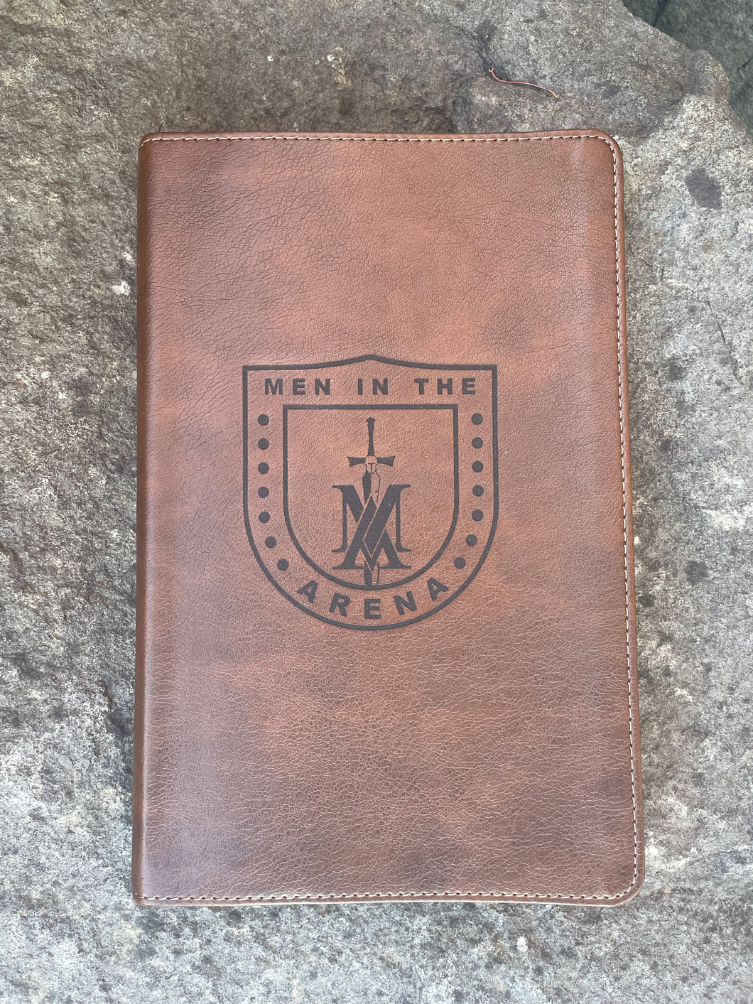 Men in the Arena Men's Bible (NLT)
